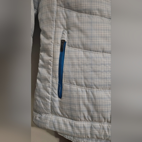 COLUMBIA Omni heat Powder lite full zip jacket. Blue/white plaid. Size Small - Picture 10 of 16